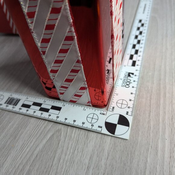 Christmas Presents Red & White Rectangle Ceramic Planters Set of 2 - Picture 8 of 12